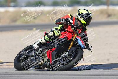 media/Oct-13-2025-Moto Forza (Mon) [[a66d839500]]/3-B Group/Session 3 (Turn 16)/